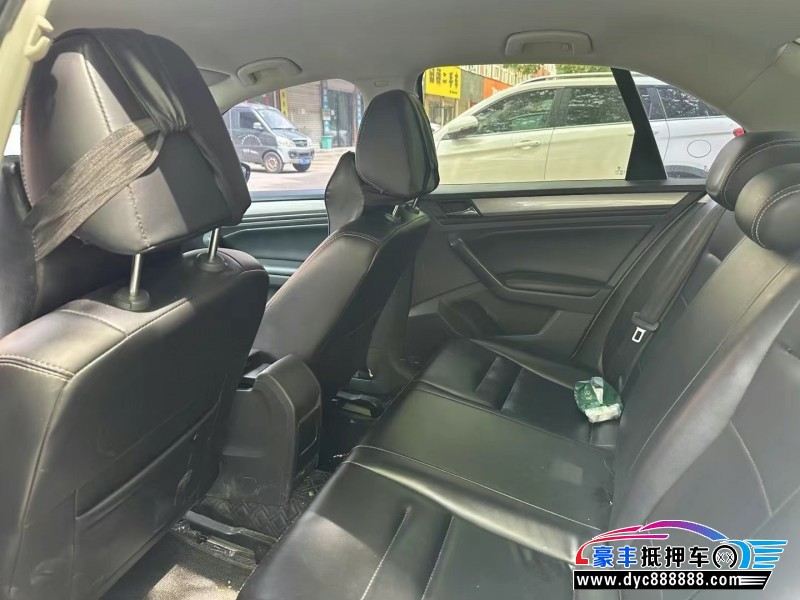 19年大众宝来轿车抵押车出售