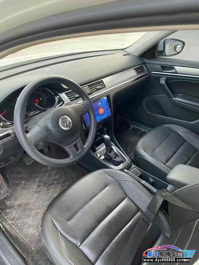 17年大众宝来轿车抵押车出售