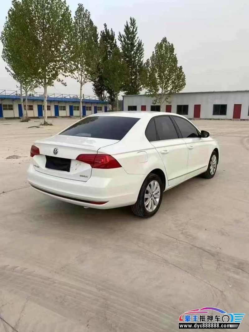 17年大众宝来轿车抵押车出售
