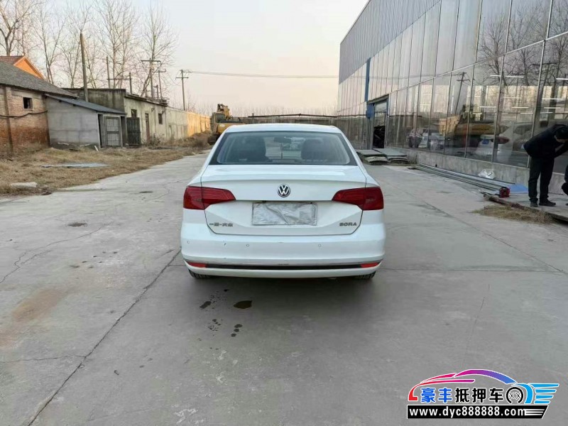 18年大众宝来轿车抵押车出售