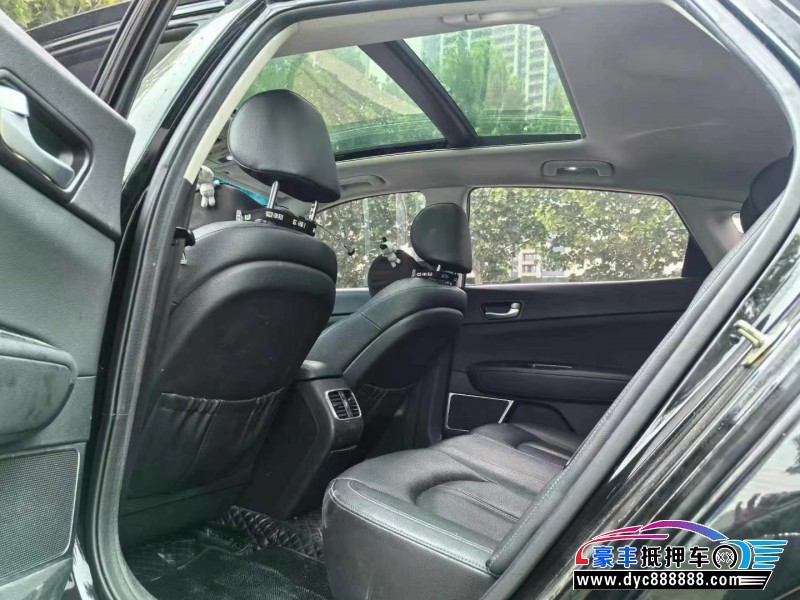 19年起亚K5轿车抵押车出售