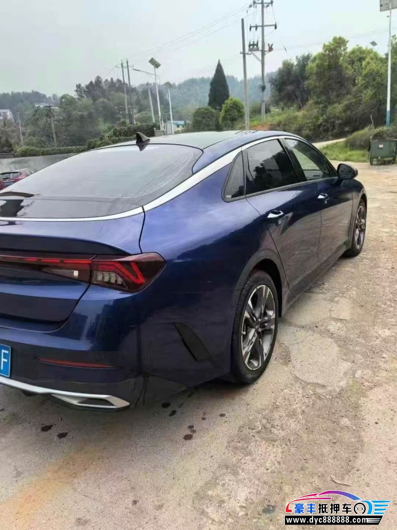 21年起亚K5轿车抵押车出售