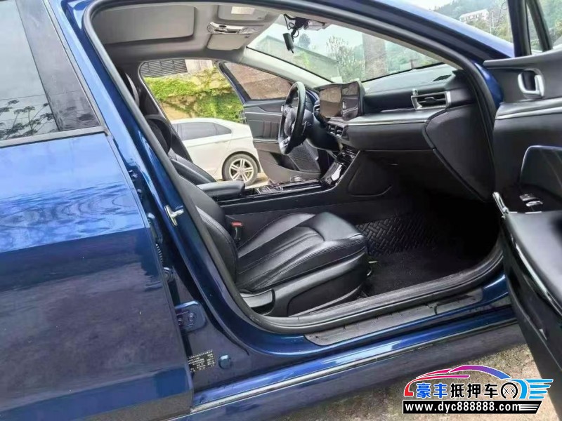 21年起亚K5轿车抵押车出售