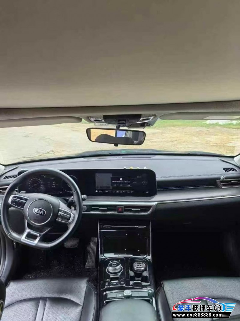 21年起亚K5轿车抵押车出售