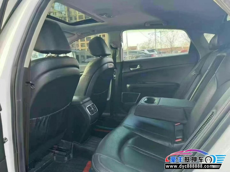 19年起亚K5轿车抵押车出售