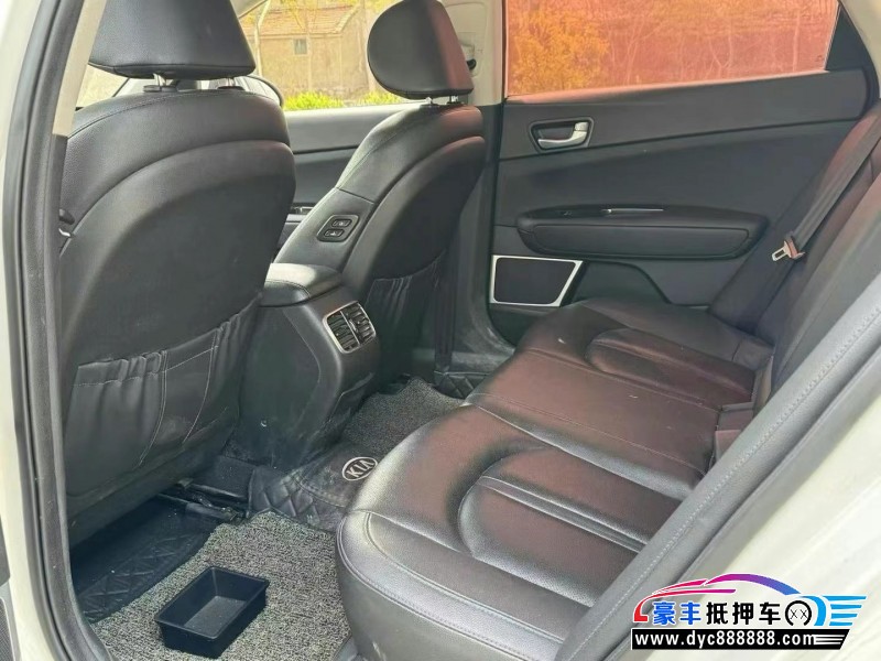 18年起亚K5轿车抵押车出售