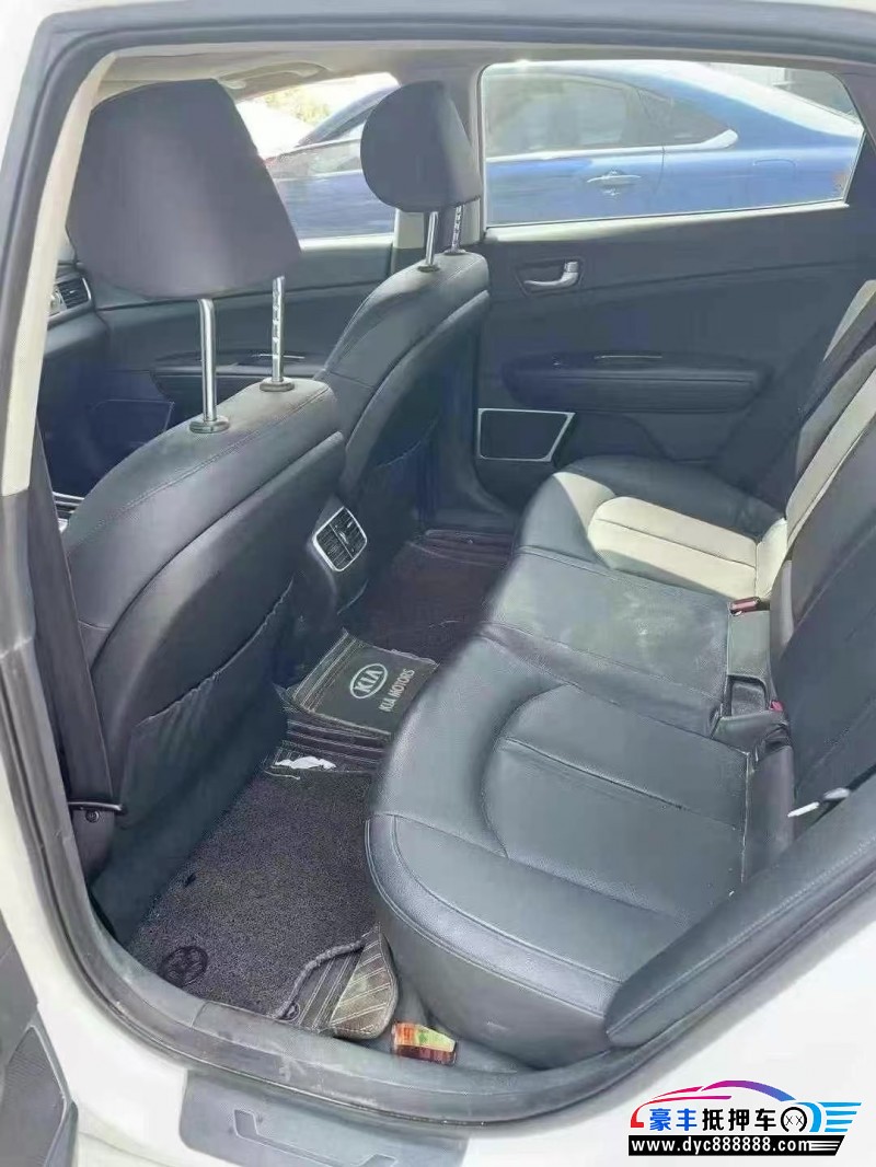 17年起亚K5轿车抵押车出售