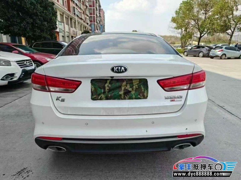 18年起亚K5轿车抵押车出售
