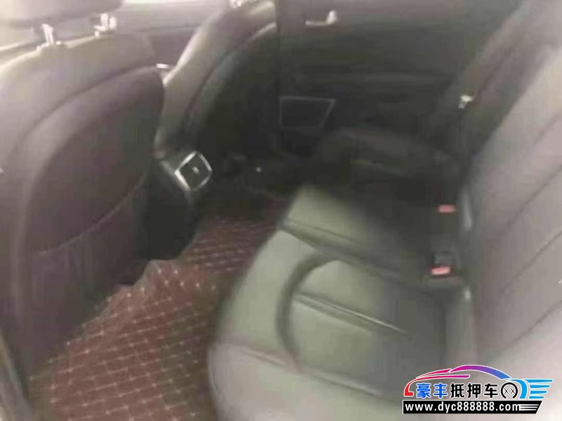 18年起亚K5轿车抵押车出售