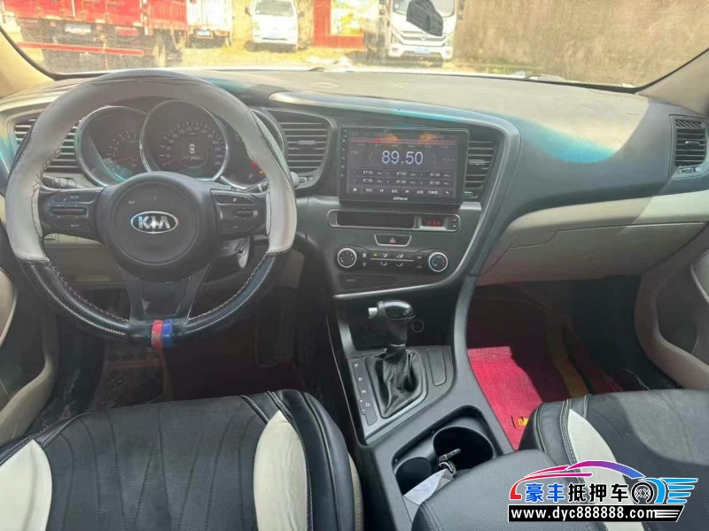 17年起亚K5轿车抵押车出售