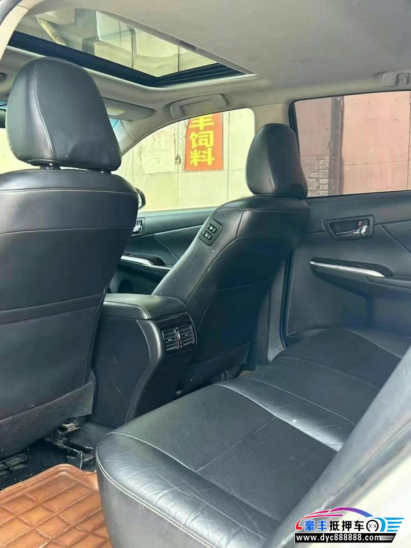 17年丰田凯美瑞轿车抵押车出售