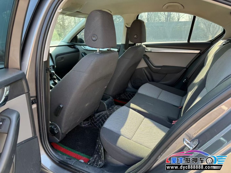 15年斯柯达明锐轿车抵押车出售