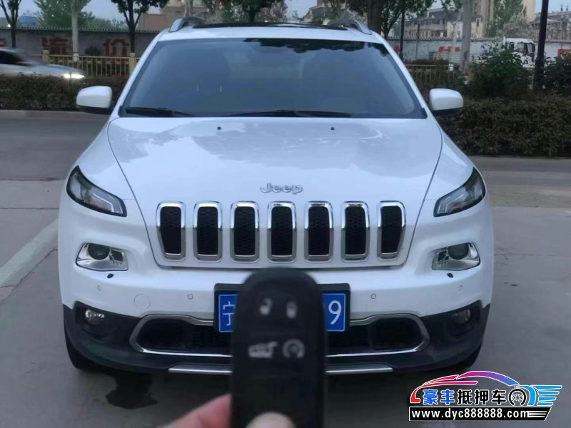 17年Jeep自由光轿车抵押车出售
