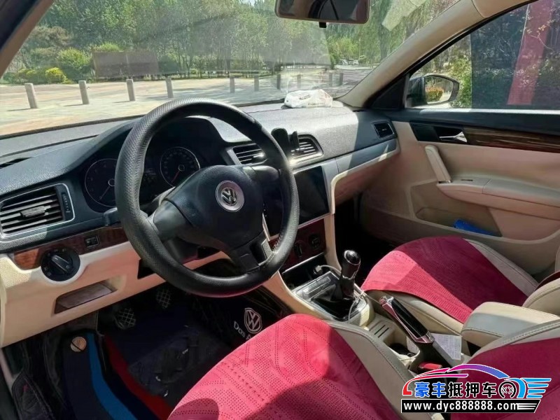 13年大众朗逸轿车抵押车出售