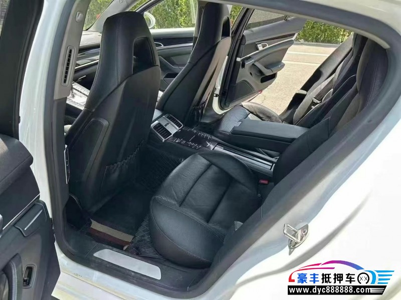 15年保时捷帕纳梅拉轿车抵押车出售