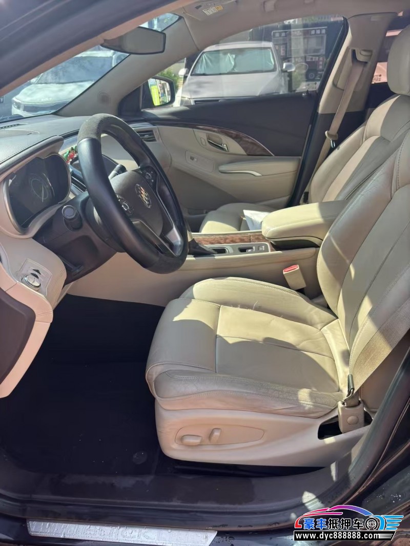 15年别克君越轿车抵押车出售