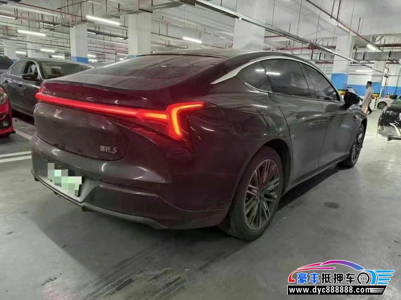 24年哪吒S轿车抵押车出售