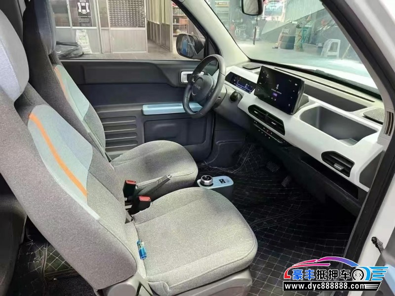 23年吉利熊猫轿车抵押车出售