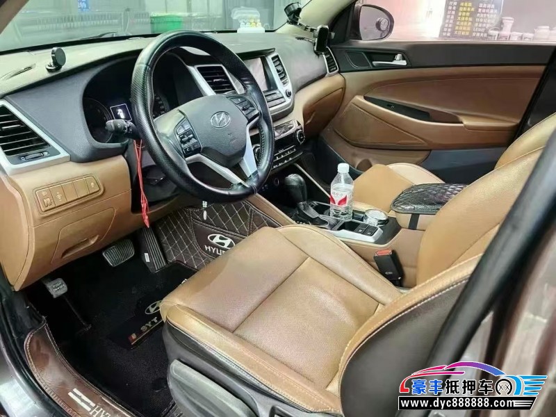 16年现代途胜轿车抵押车出售