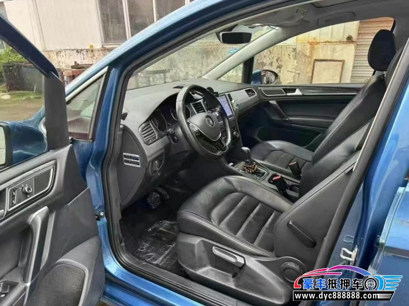 16年大众高尔夫轿车抵押车出售