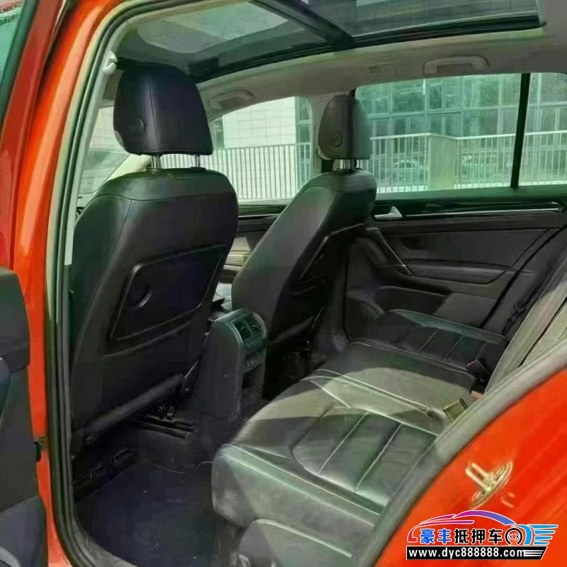 16年大众高尔夫轿车抵押车出售