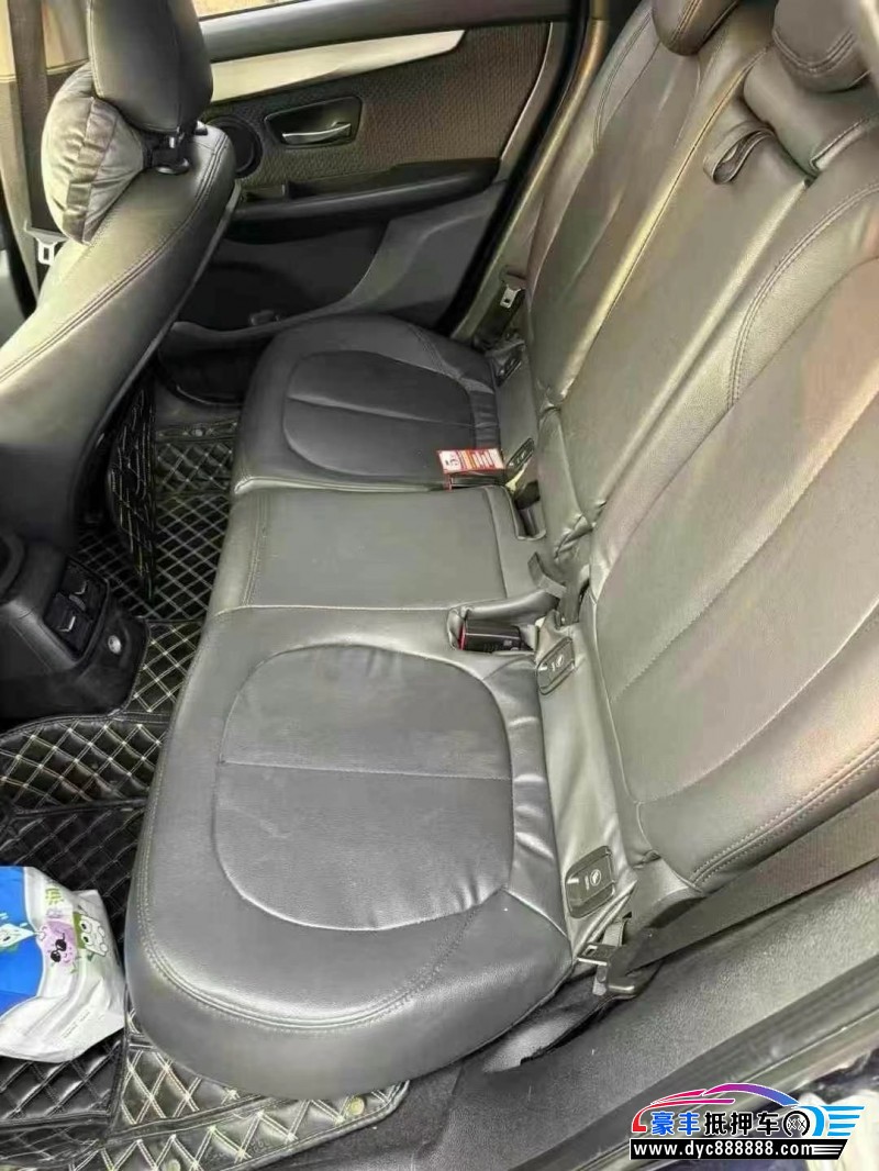 15年宝马2系轿车抵押车出售