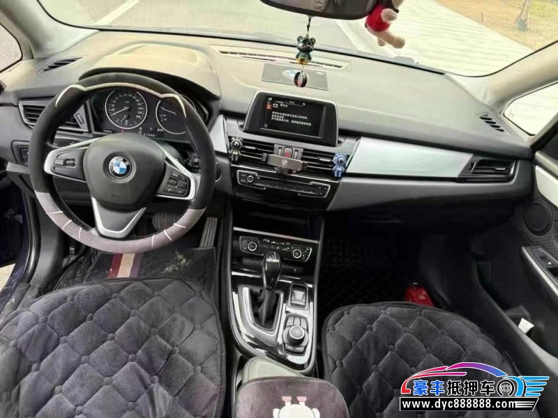 15年宝马2系轿车抵押车出售