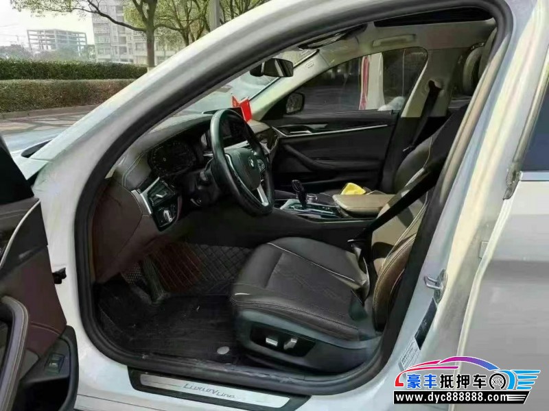 21年宝马5系轿车抵押车出售