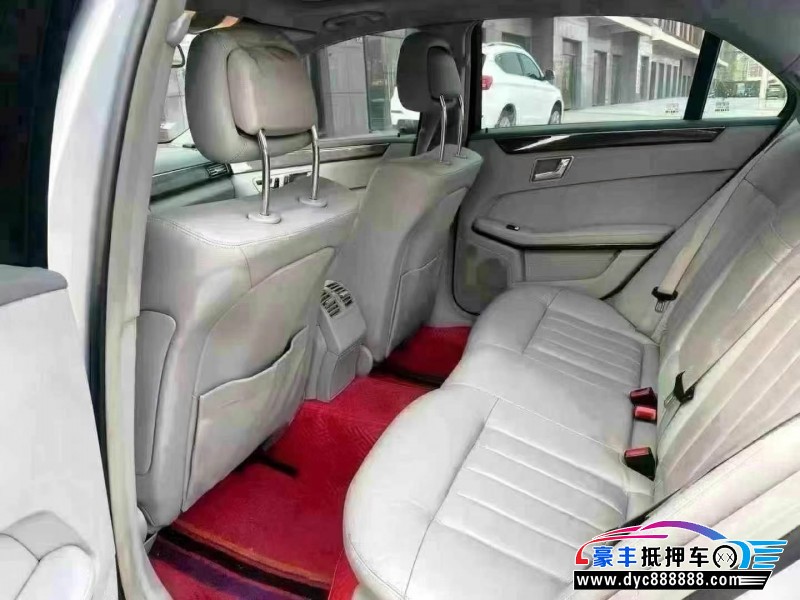 10年奔驰E轿车抵押车出售