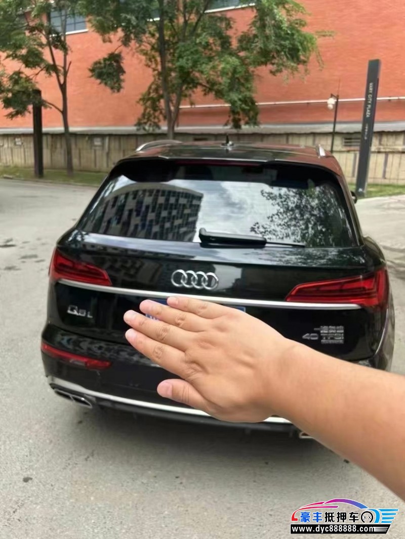 23年奥迪Q5轿车抵押车出售
