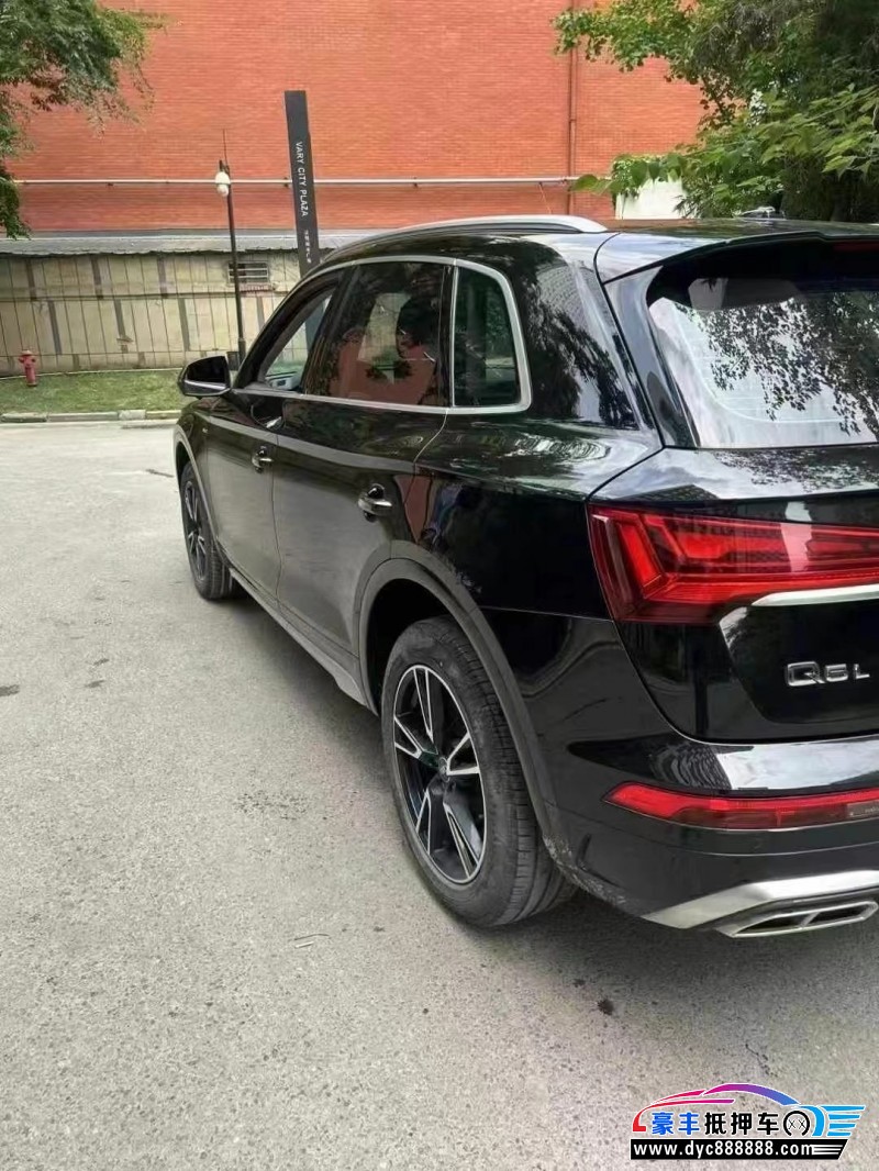 23年奥迪Q5轿车抵押车出售