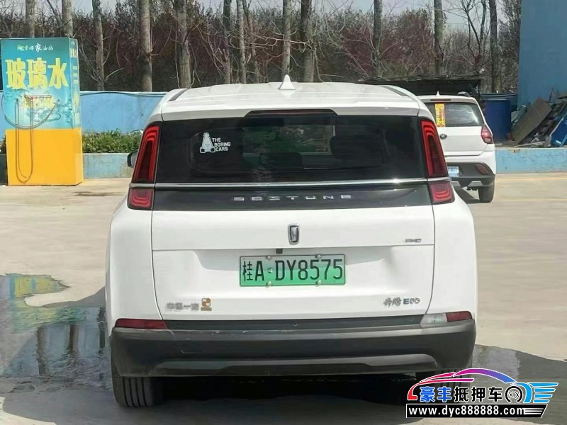 24年奔腾E05轿车抵押车出售