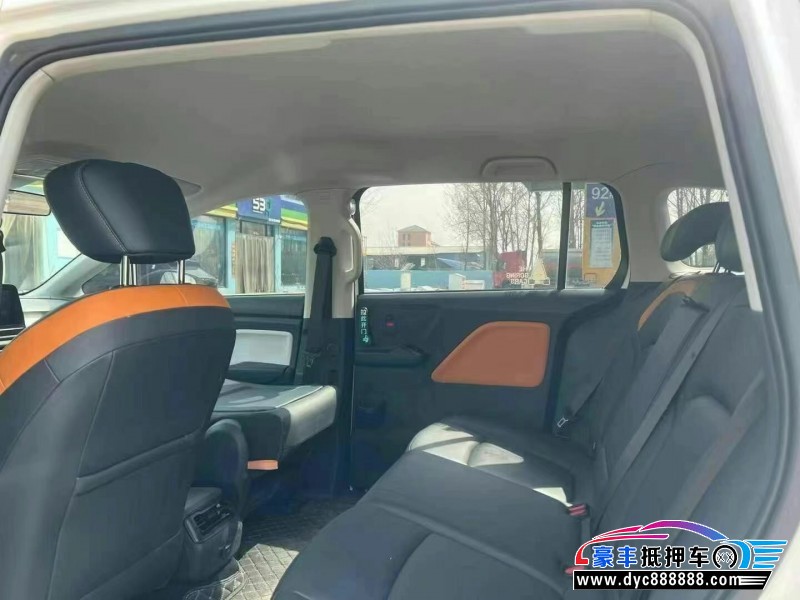 24年奔腾E05轿车抵押车出售