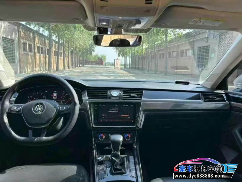 19年大众辉昂轿车抵押车出售