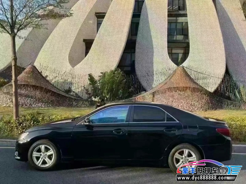 17年丰田锐志轿车抵押车出售