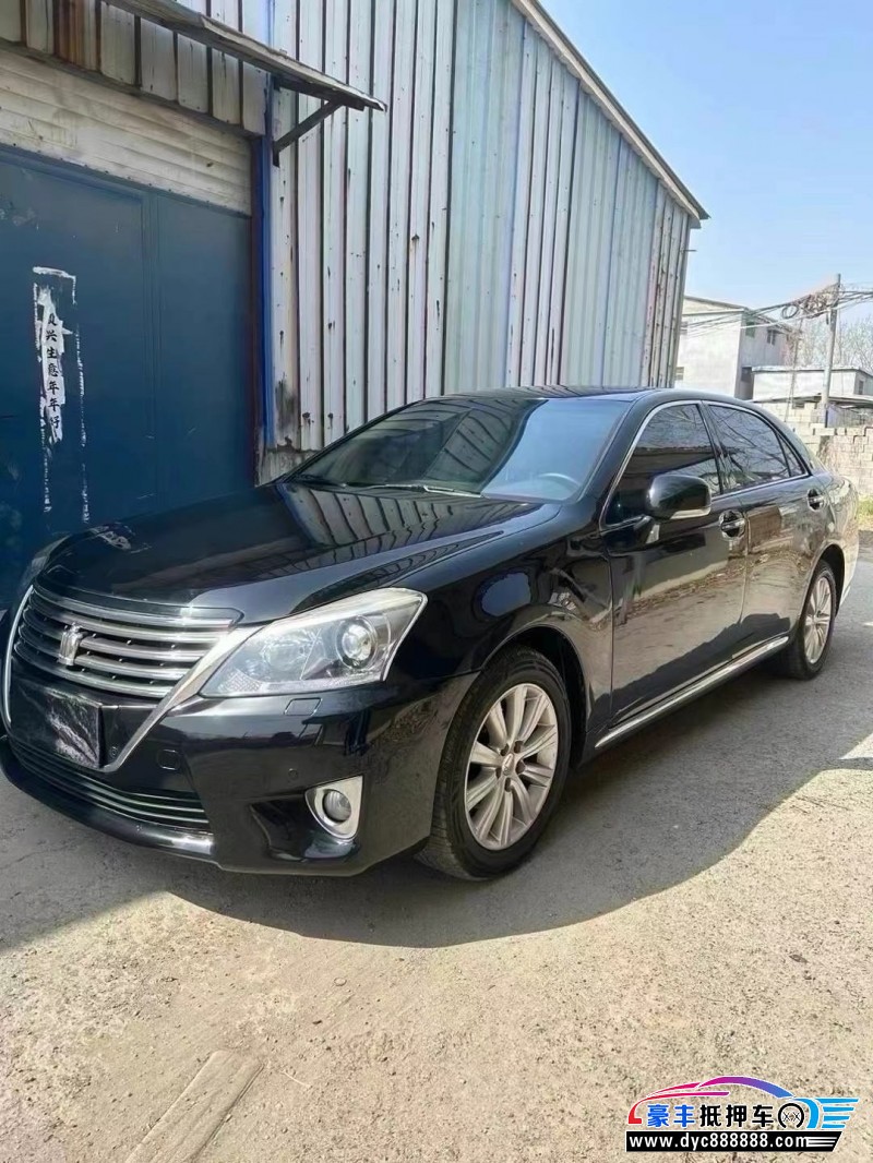 13年丰田皇冠轿车抵押车出售