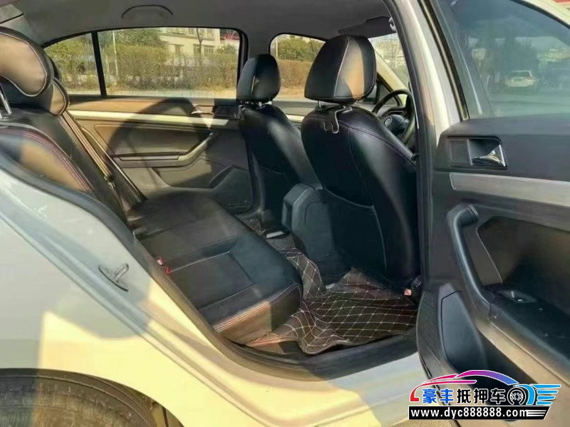 19年大众朗逸轿车抵押车出售