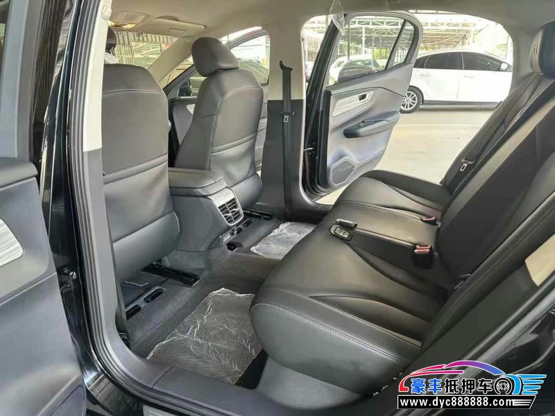 24年红旗EQM5轿车抵押车出售