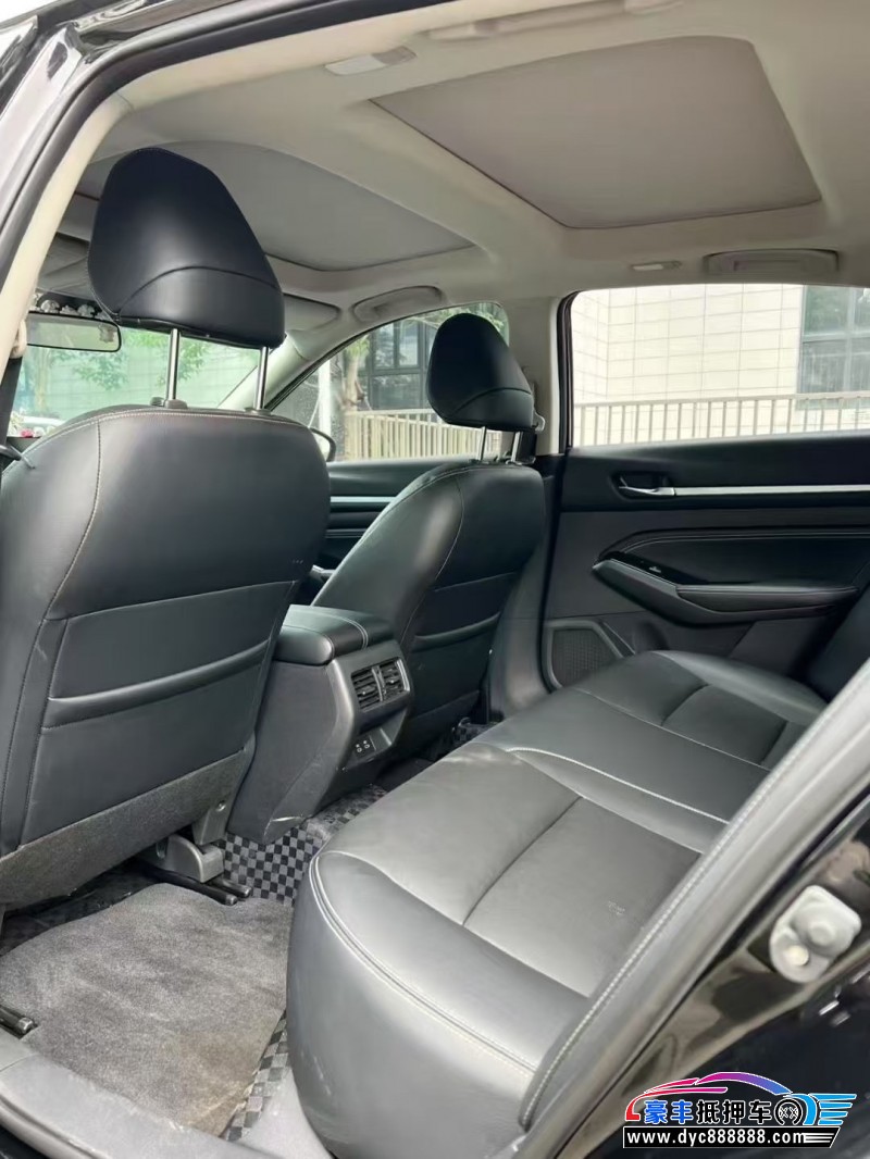 23年日产天籁轿车抵押车出售