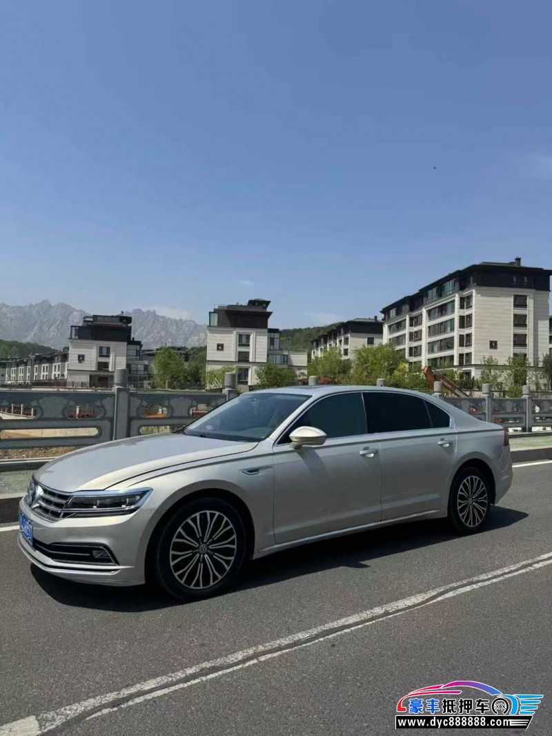 18年大众辉昂轿车抵押车出售