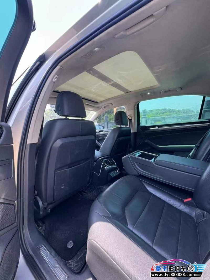 18年大众辉昂轿车抵押车出售