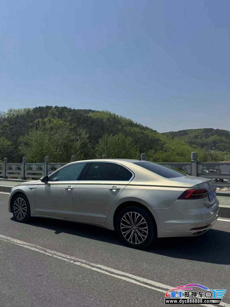 18年大众辉昂轿车抵押车出售