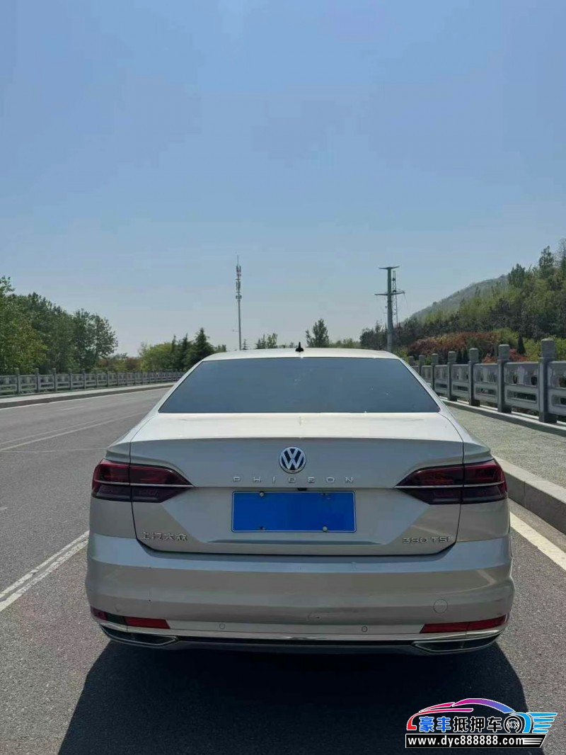 18年大众辉昂轿车抵押车出售