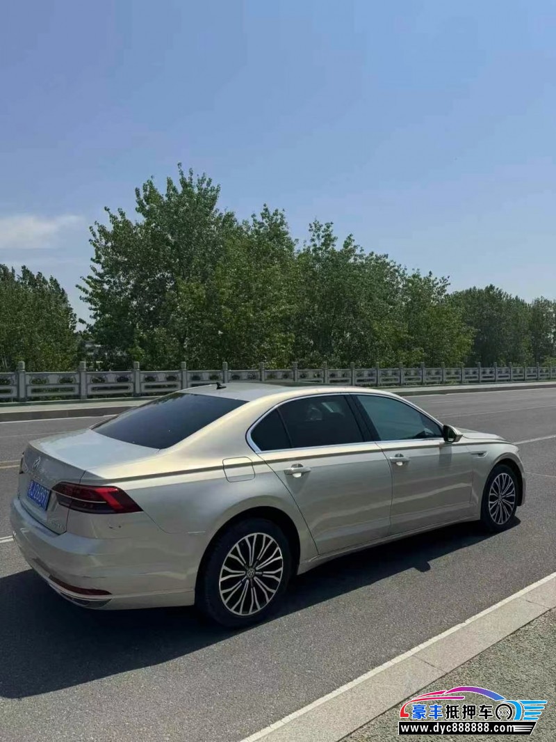 18年大众辉昂轿车抵押车出售