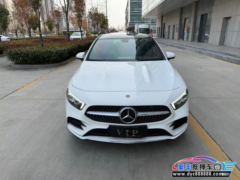 21年奔驰A轿车抵押车出售