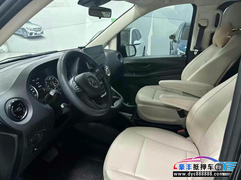 23年奔驰威霆轿车抵押车出售