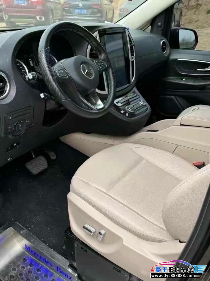 20年奔驰威霆轿车抵押车出售