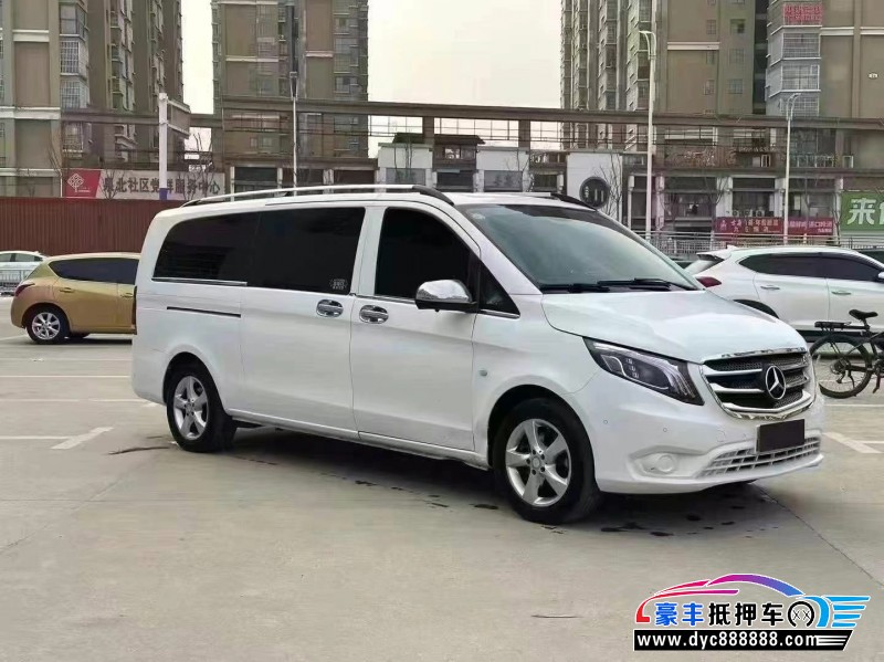 17年奔驰威霆轿车抵押车出售