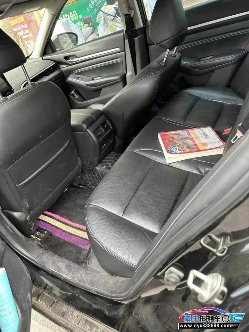 21年日产天籁轿车抵押车出售