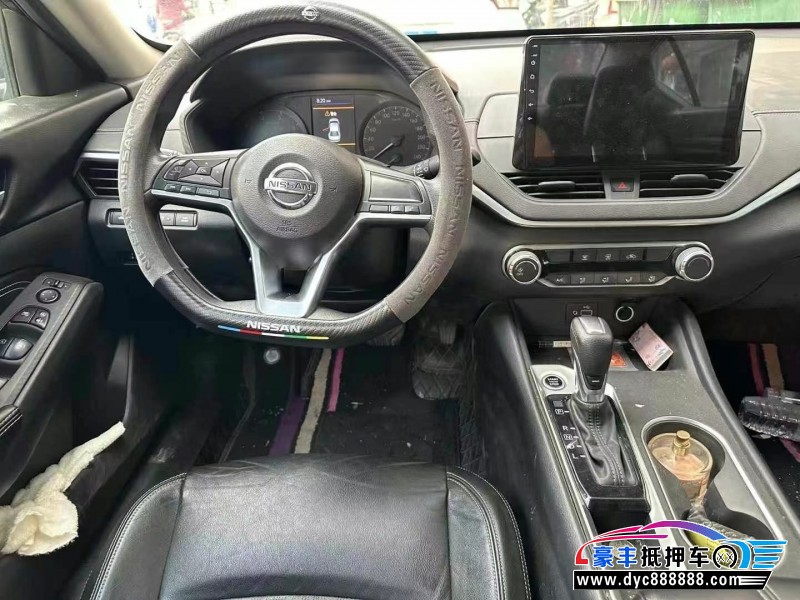 21年日产天籁轿车抵押车出售